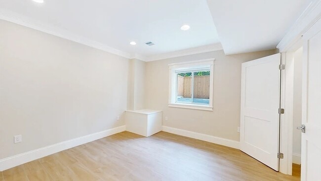 Photo - 262 Brown St Unit 2