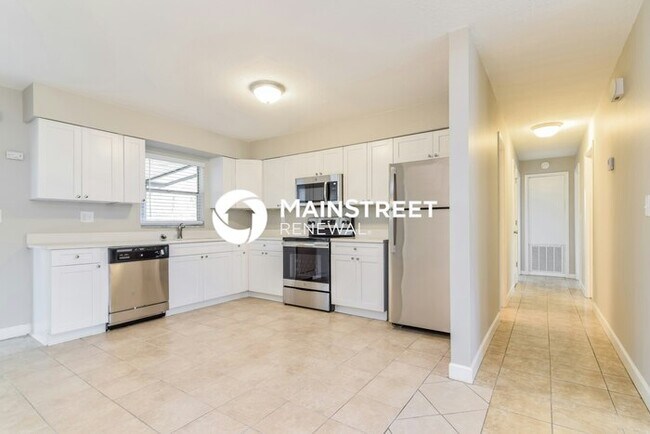 4 Bedroom Pet-Friendly Home in Lakeland, FL with Main Street Renewal