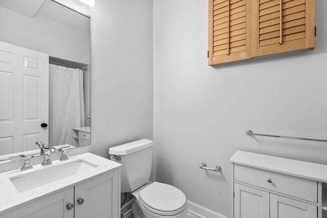 Building Photo - 2725 Magnolia St Rental