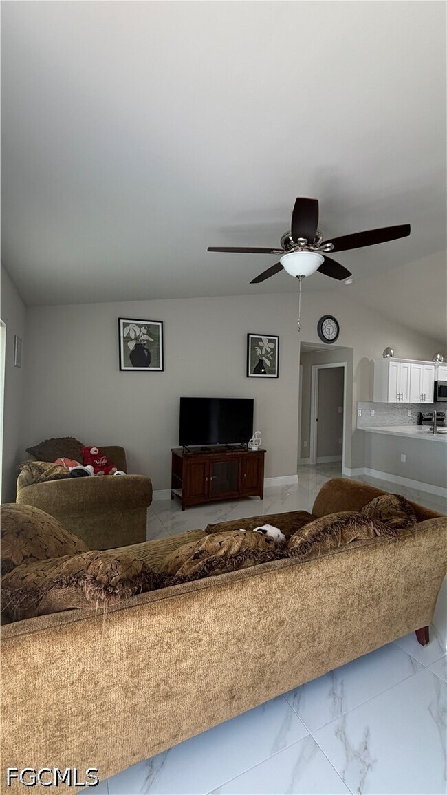 Photo - 3914 9th St W