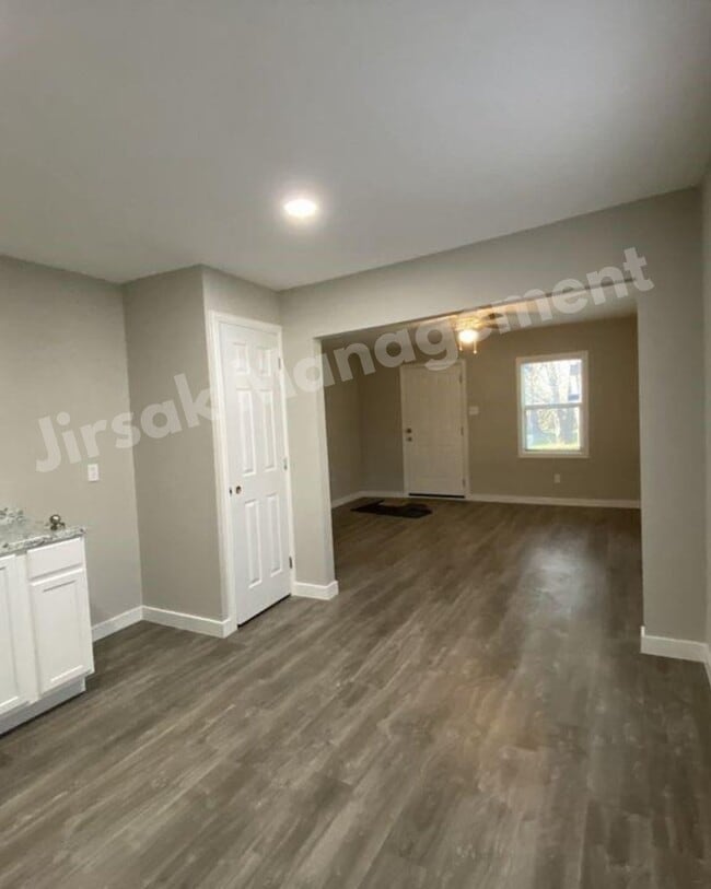Photo - 4724 Stokes St