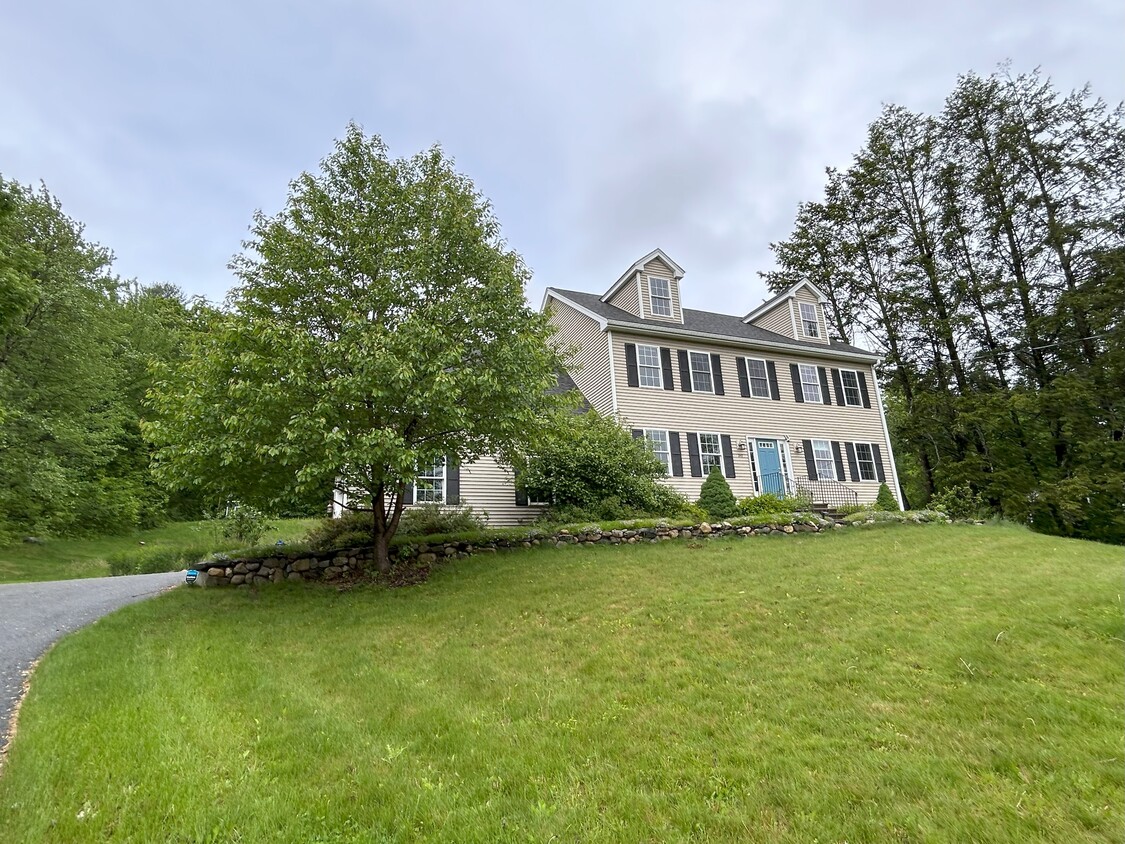 Photo - 247 Tahattawan Rd (Littleton, MA)