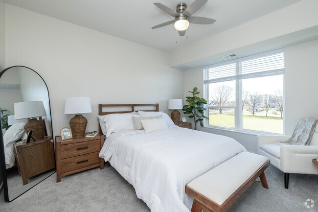 1BR, 1BA - 731SF - Bedroom