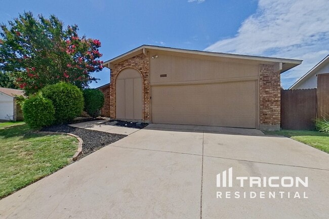 Photo - 3816 Aspenwood Dr House