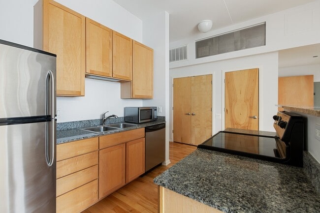 Photo - 1000 W Leland Ave Unidad 10D