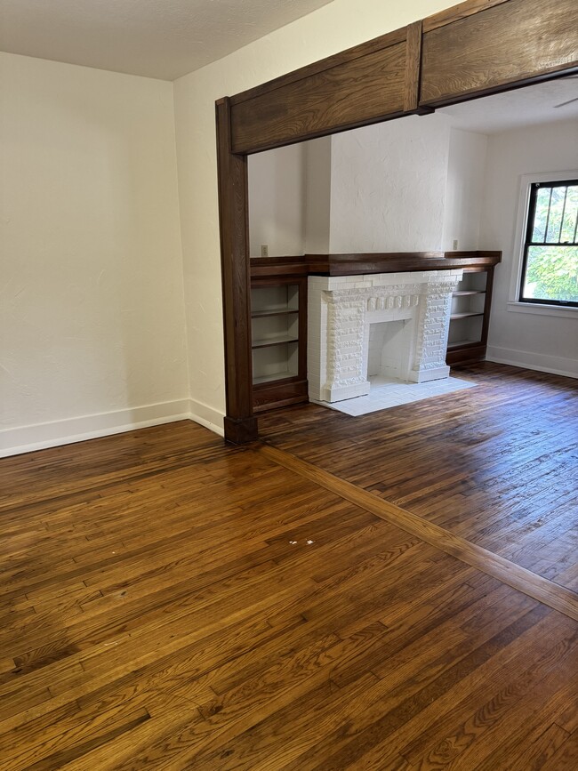 Photo - 2601 N Robinson Ave