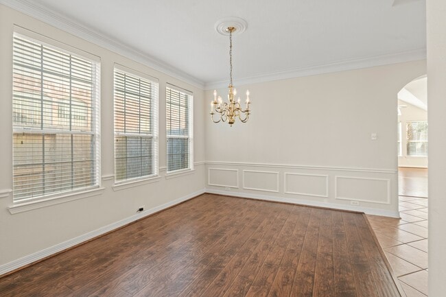 Building Photo - 5819 Brook Bend Dr