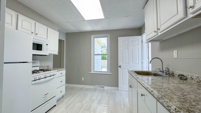 Photo - 808 E Main St