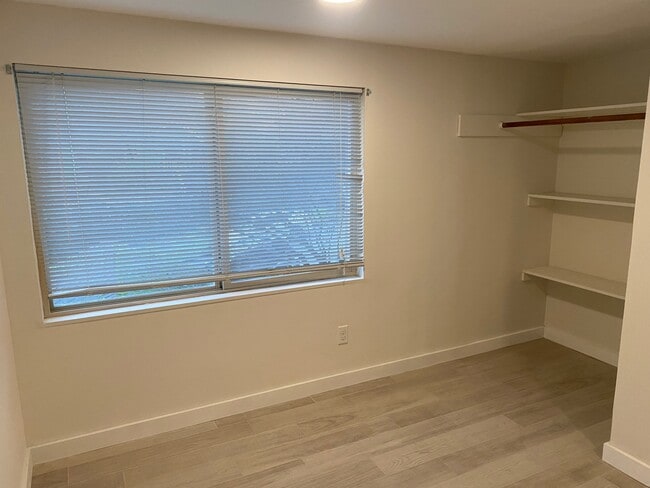 Closet - 336 NE 53rd St Unit B
