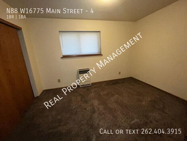 Photo - N88W16775-W16775 Main St Unidad 4