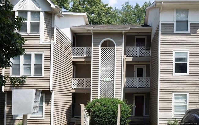 Building Photo - 1018 Wood Creek Dr