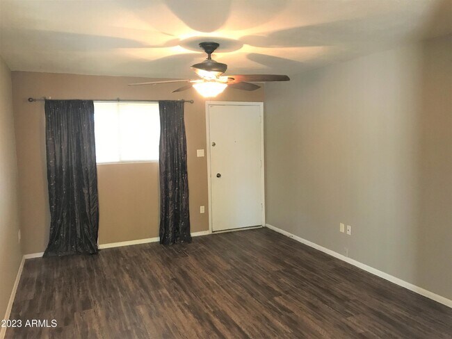 Photo - 2316 W Larkspur Dr