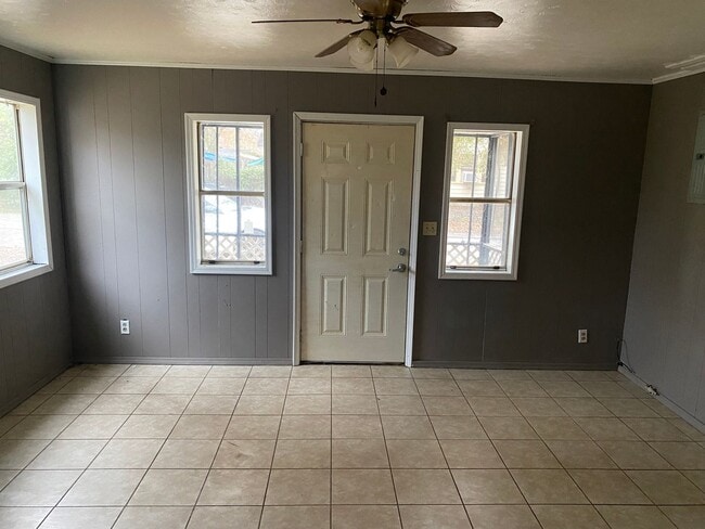 Photo - 107 N 16th St