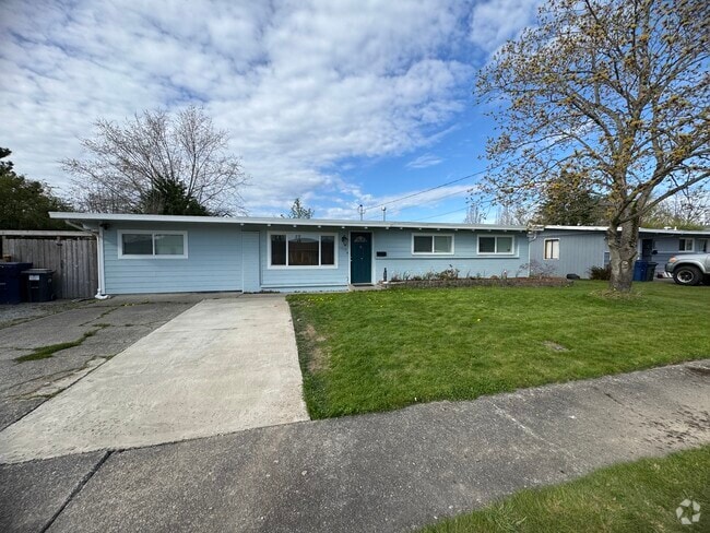 Building Photo - 1519 Berniece St Rental
