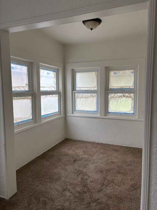 Photo - 2 bed 1 Bath in Oildale