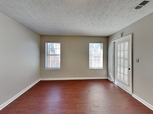 Photo - 2277 Hampton Dr