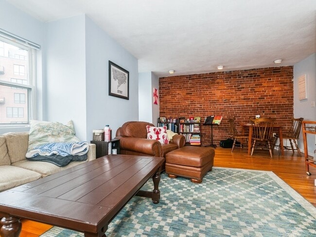 Photo - 532 Tremont St Unidad 4