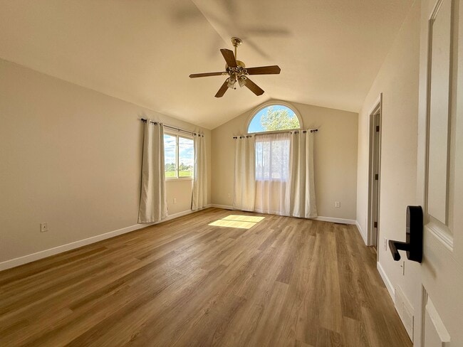 Building Photo - 411 Ruby Dr