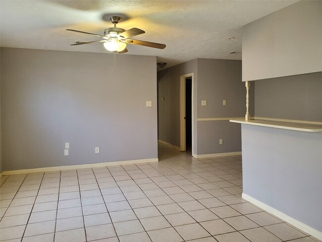 Photo - 315 Willowick St