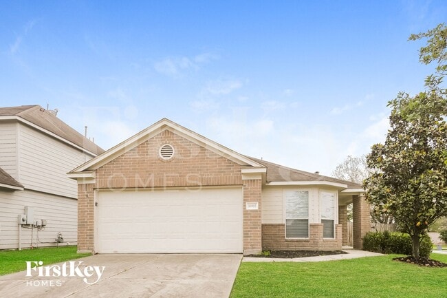 Building Photo - 16985 Valiant Oak St