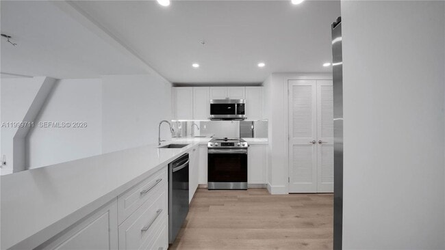 Photo - 555 NE 34th St Unit 603
