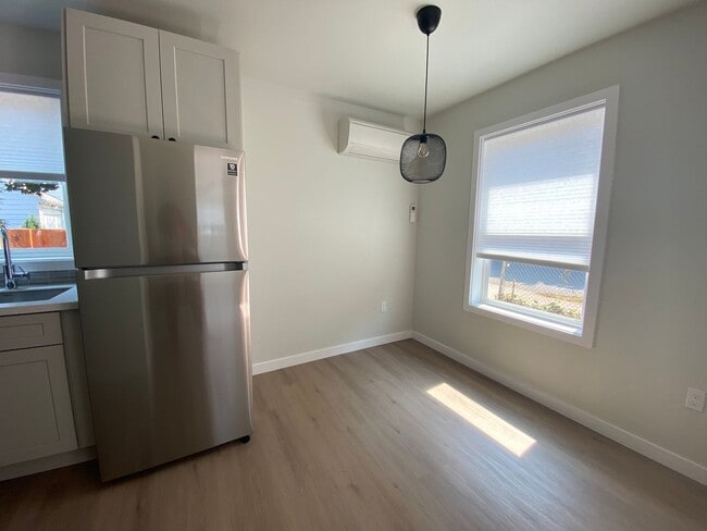 Photo - Adorable 2 Bedroom ADU in SE Portland!