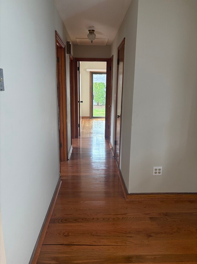 Photo - 253 Devon St