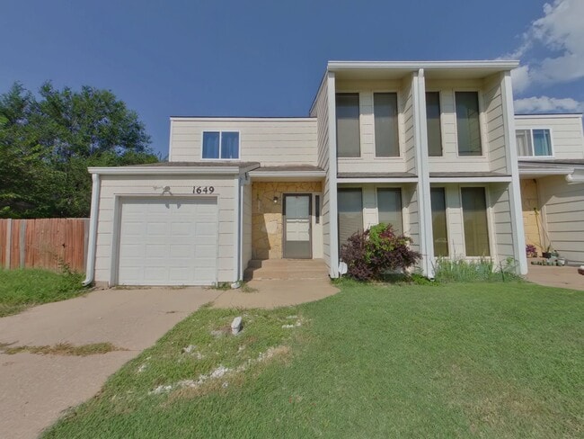 Building Photo - 1647 S Beech St Unit 1649 Rental