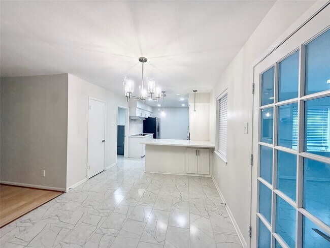 Photo - 5470 Ariel St