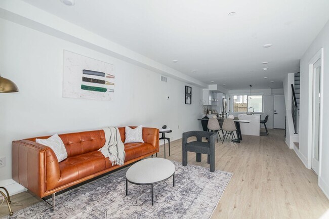 Photo - Brand New Luxury Townhouses Unit 1