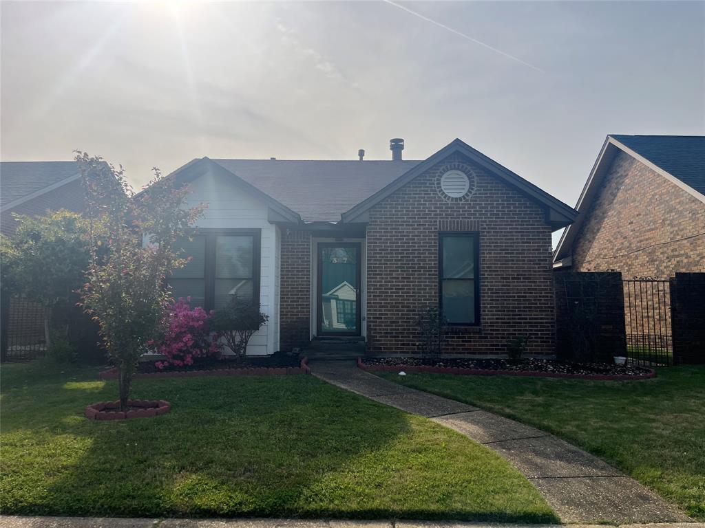 Photo - 387 Mitchell Ave