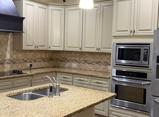 Photo - Available now! Beautiful 2 story home in Emerald Mountain!!