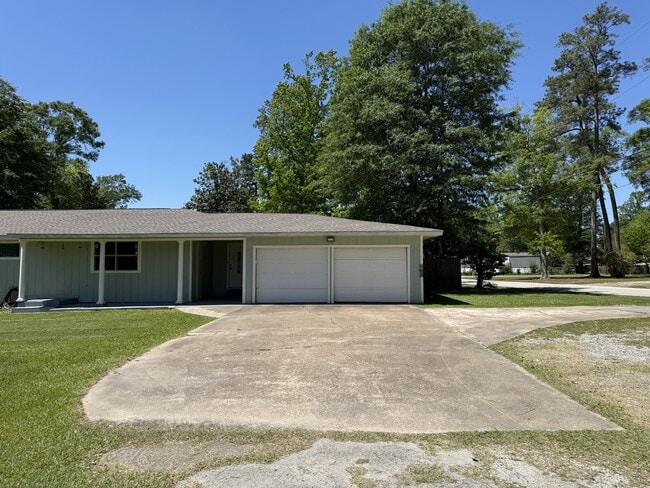 Photo - 165 Dogwood Ln