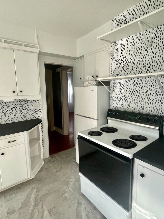 Photo - 5 W Court St