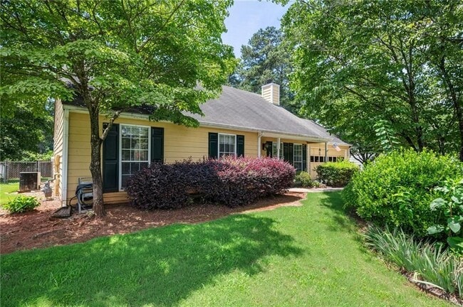 Building Photo - 4015 Paloverde Dr