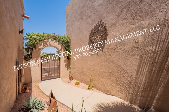 Photo - 9876 N Ridge Shadow Pl