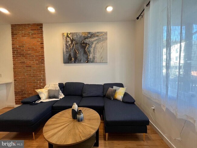 Photo - 721 N 40th St