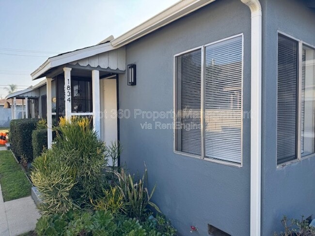 Building Photo - 1834 Cedar Ave