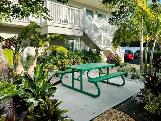 Photo - 1142 Sunset Point Rd