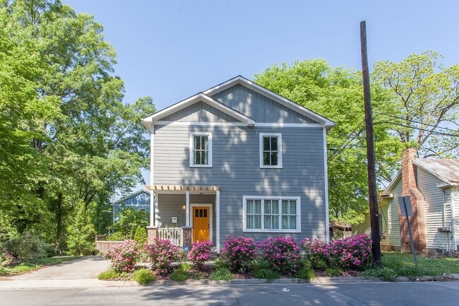 Building Photo - Gorgeous 3bd/2.5ba Two-Story Home Near Downtown Durham, Incredible Location!