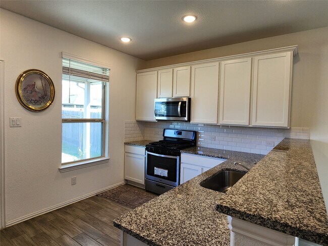 Photo - 31322 Whitfield Ct