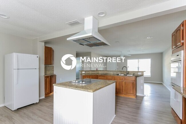 Photo - 3 Bedroom Pet-Friendly Home in Sarasota, FL with Main Street Renewal