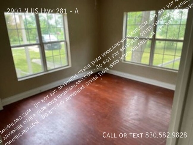Photo - 2903 N U.S. Hwy 281 Unidad A