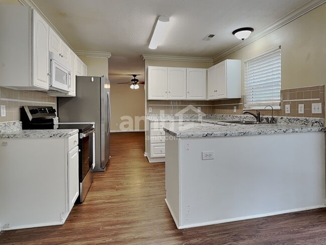 Photo - 1405 Randall Park Dr