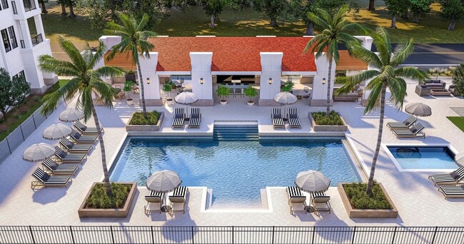 Outdoor Pool and Spa - The Karlyn of Naples