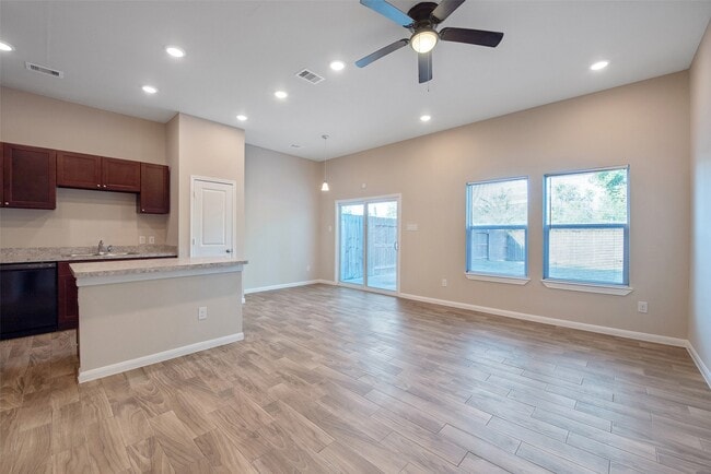 Photo - 7937 Richland Dr