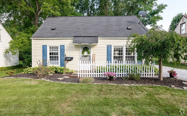 Building Photo - Charming & Fully Updated 4-Bedroom Home