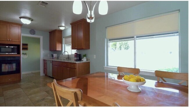 Photo - 4916 Heatherdale Ln