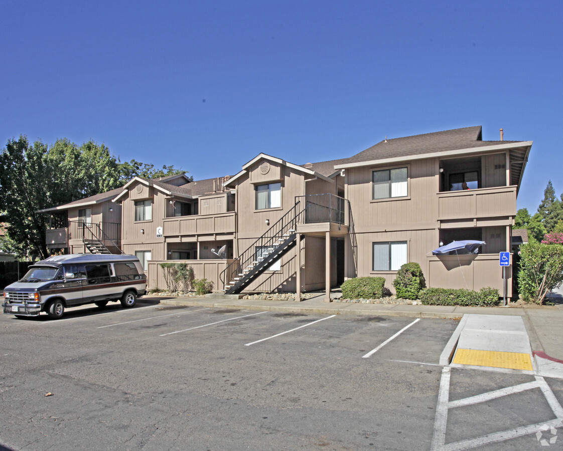 Canyon Oaks Apartments - Canyon Oaks Apartments