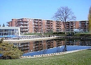 Building Photo - 16 E Old Willow Rd Unit 202S